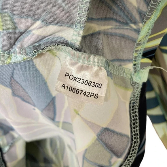 Hang Ten Rash Guard Sun Shirt SPF 50 Size Small With Zipper Pocket Palm Print - Picture 5 of 8